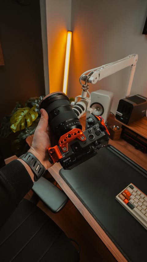 Instagram post by @withgiovaspace for SmallRig. Caption reads: @sony.italia fx30+24/70 GM II @smallrig.global....