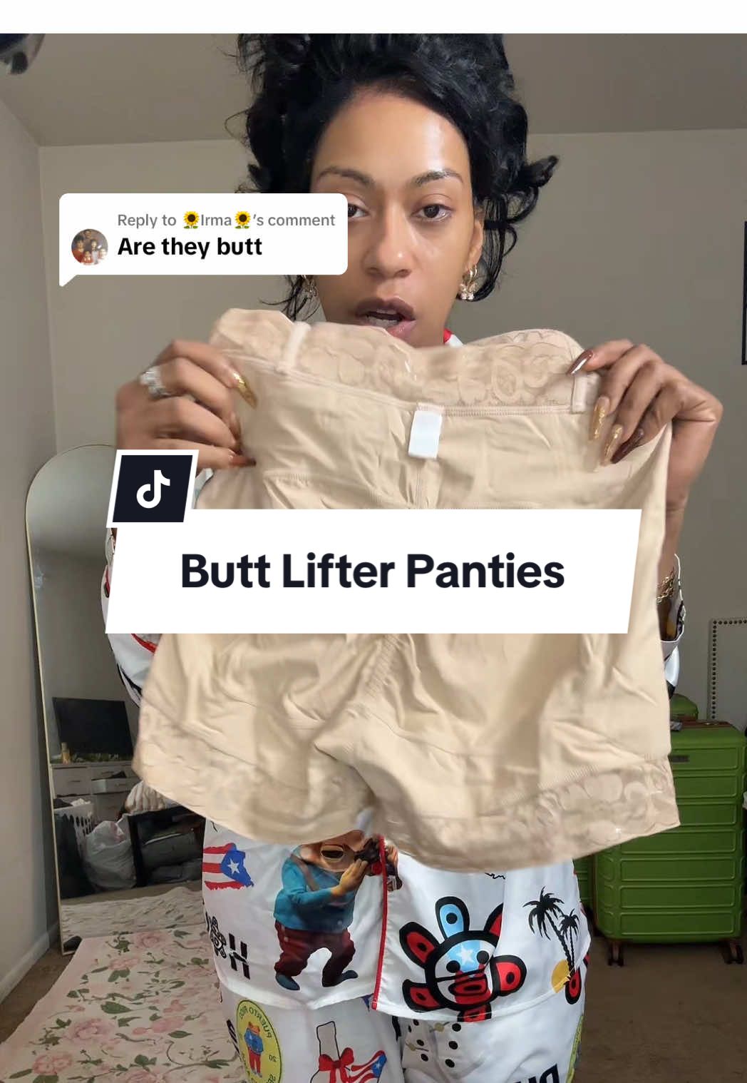 TikTok post by @colormeprettee for Lover-Beauty LLC. Caption reads: [...] #bfcm #fashiondeals @Lover-Beauty LLC.