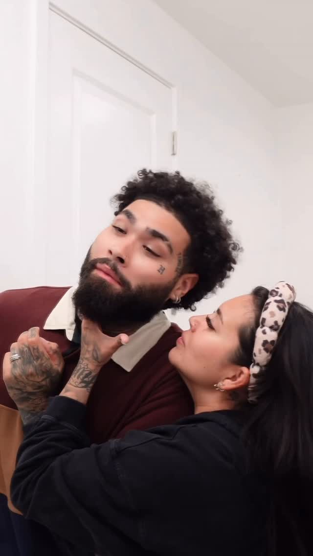 Instagram post by @ronniebanks for EVERY MAN JACK. Caption reads: Date night ready in three steps @everymanjack....