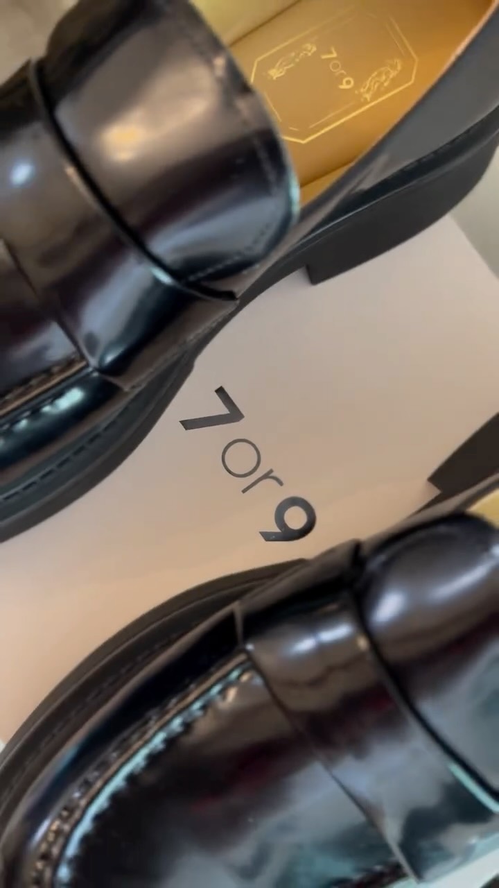 Instagram post by @ketipaa for 7or9. Caption reads: Unbox my new loafers from @7or9.official.