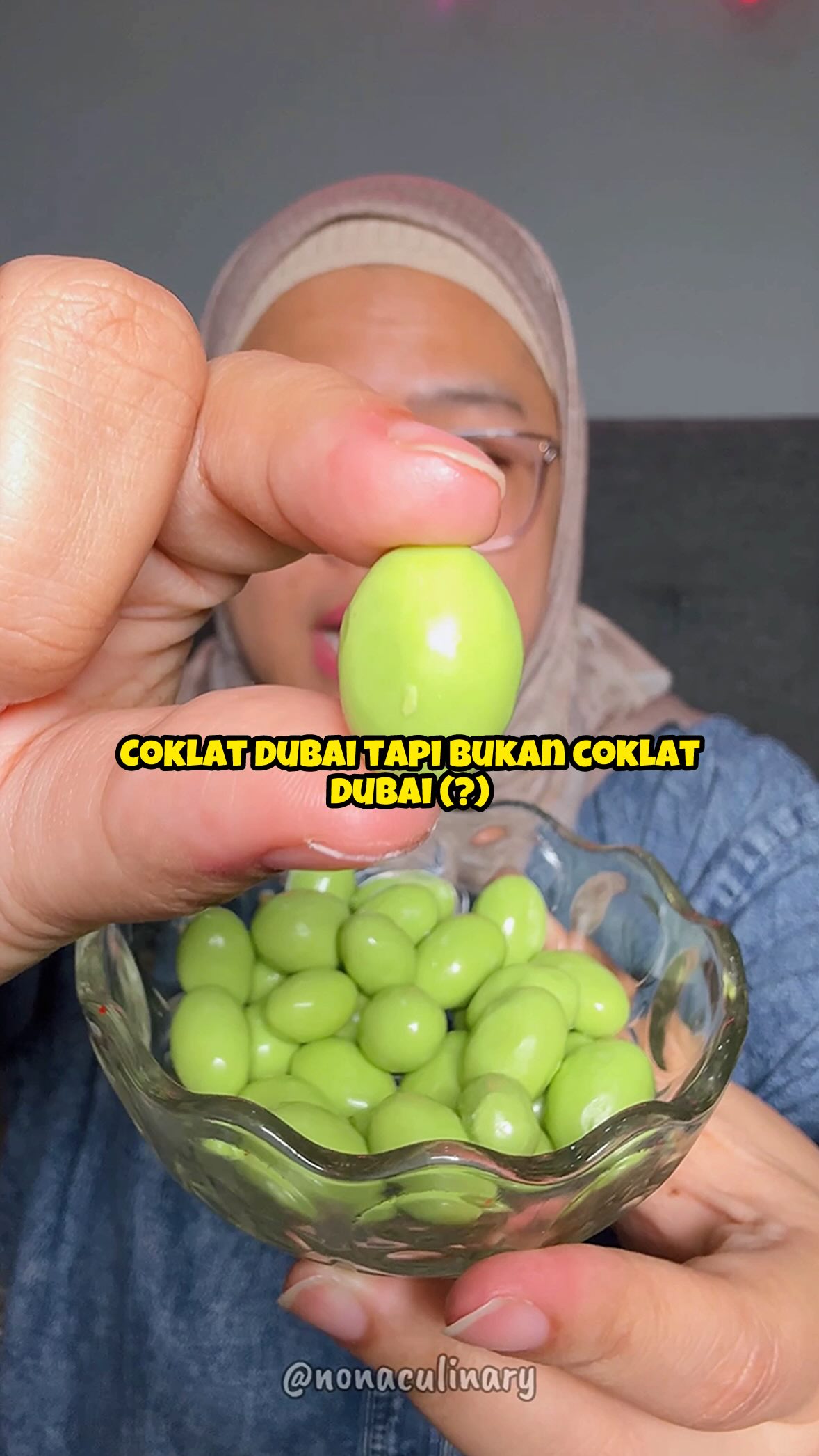 Instagram post by @nonaculinary for Alfamart. Caption reads: Coklat dubai tapi bukan coklat dubai??🤭 Please....