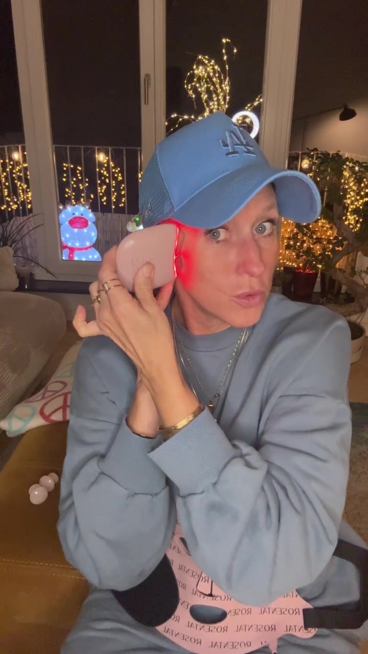 Instagram post by @krissivanderviven for Rosental Organics. Caption reads: Die Beauty Tools von @rosental_organics 
in einem....