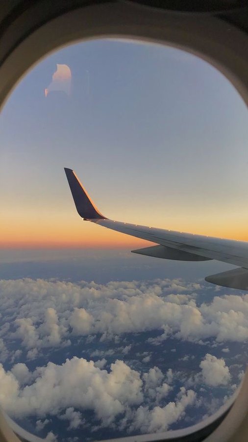 Instagram post by @sallykim7 for Cathay Pacific. Caption reads: so many flight attendants came by to say thank you....