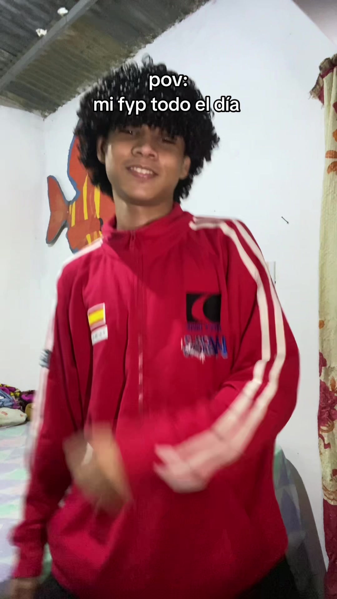 TikTok post by @jorge.delgado799 for Roblox. Caption reads: Yo:Como quisiera salirme de aquí 🥺💜.     ....