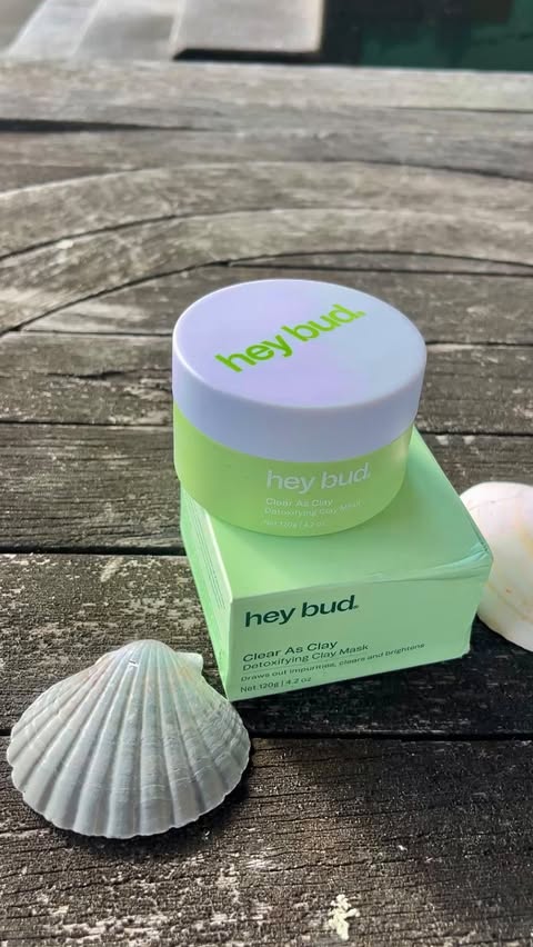 Instagram post by @alidaxpiel for Hey Bud Skincare. Caption reads: [...] Thank you for blessing my skin....