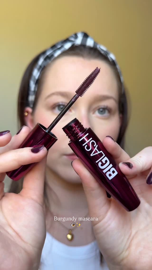 Instagram post by @milkandhonie for Makeup Revolution. Caption reads: A subtle pop I didn’t know I needed 💜 

Obsessed....