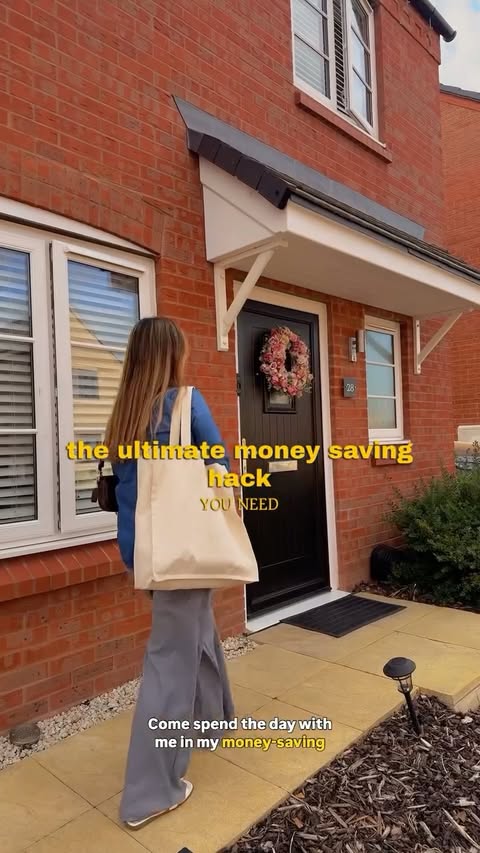Instagram post by @everydayeditbymaria for Rakuten. Caption reads: [...] I buy anything online, I always check....