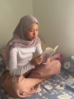 TikTok post by @valoj4c for Fumakilla. Caption reads: [...] terbang! 🧋✨ Cobain varian baru Fumakilla....