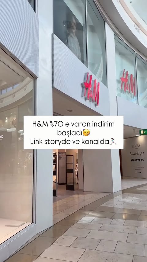 Instagram post by @shopbyleylaa for H&M. Caption reads: H&M %70 e varan indirim story ve kanalda🥳 [...].