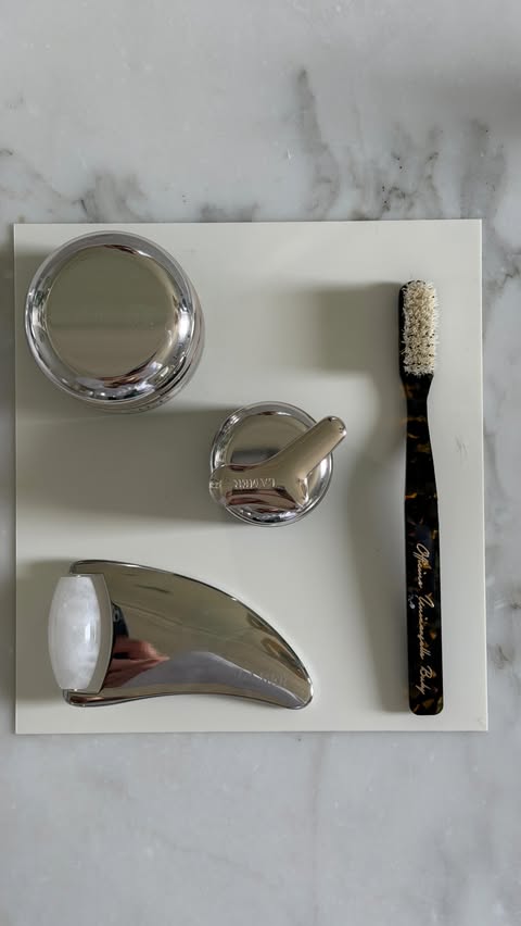 Instagram post by @isabellehartmann for LA MER. Caption reads: [...] built on decades of research, combining La....