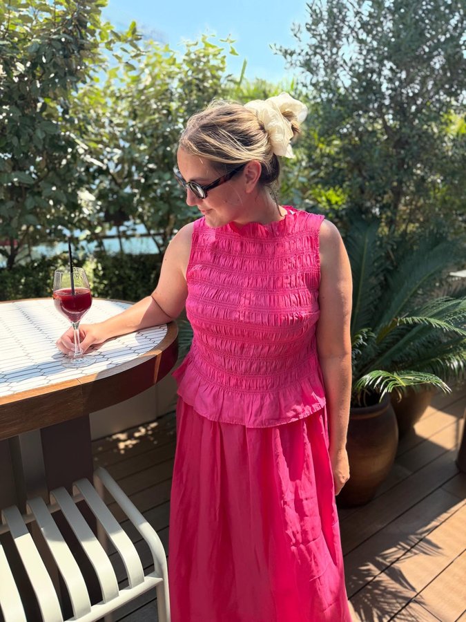 Instagram post by @leannedopaminedressing for Saltrock. Caption reads: [...] side of SPF.
Pink set: @hm 
Swimsuit:....