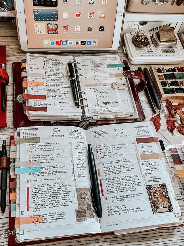 Instagram post by @marsiabramucci for Filofax. Caption reads: Monday & Tuesday in my daily pages 😍 my gorgeous....