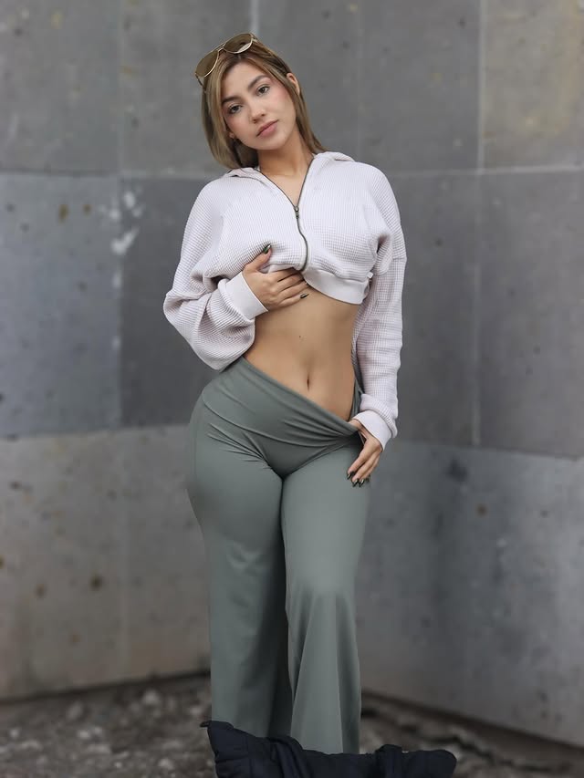 Instagram post by @luzgraciam for Yeoreo. Caption reads: @yeoreo_official 🤍🤍

#fyp #explore #explorepage✨....