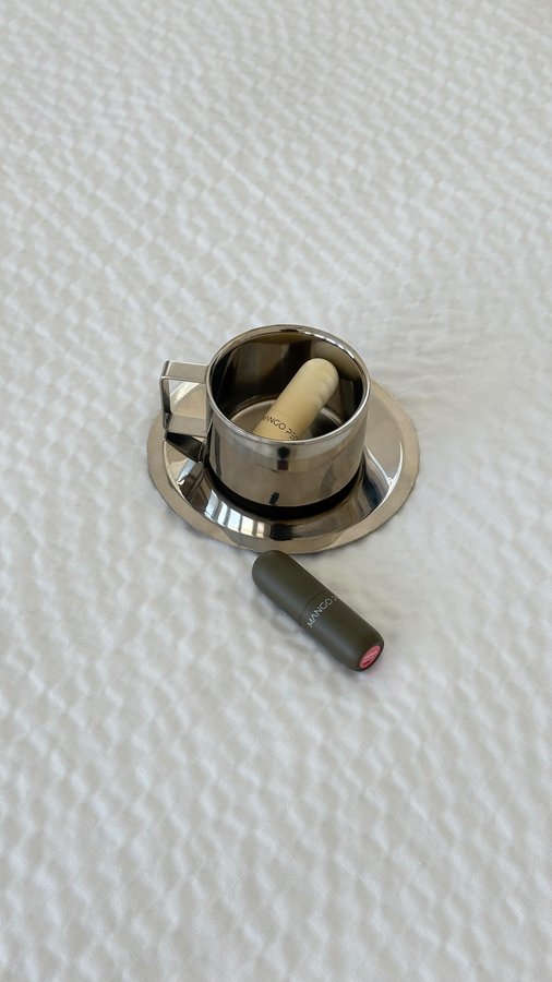 Instagram post by @yangskincarediary_ for Mango People Media. Caption reads: grwm ft. @mangopeoplecosmetics ☁️ ——....