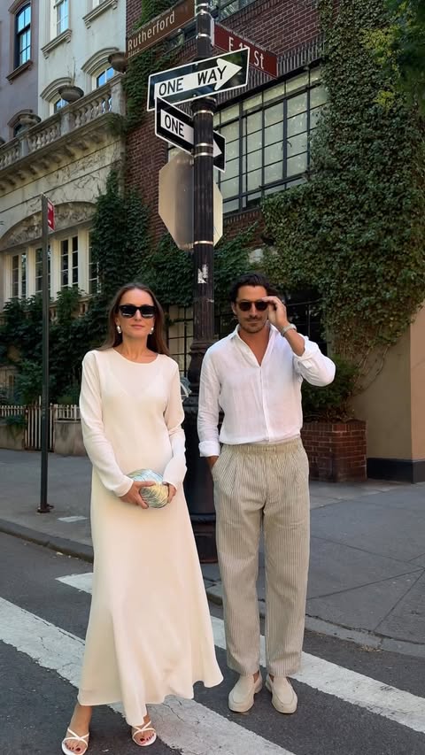 Instagram post by @laurandnicolas for Banana Republic. Caption reads: summer in the city with these @bananarepublic....