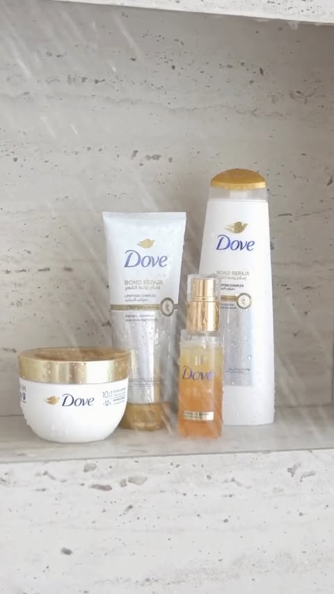 Instagram post by an influencer for Dove. Caption reads: [...] روتين الـ hair care صار أسهل مع Dove Repair....