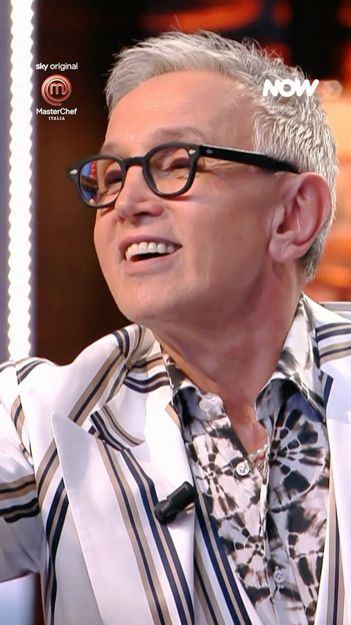 Instagram post by @claudio_masterchef14 for NOW. Caption reads: Qui volano parole 🫢 

#MasterChefIt.