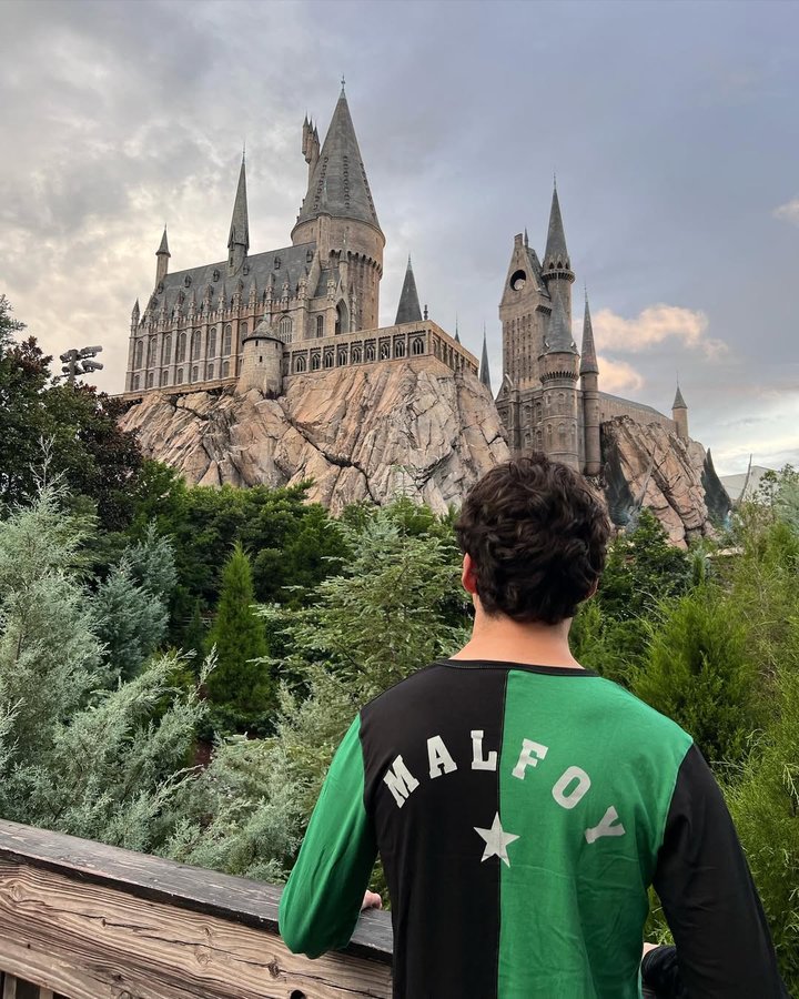 Instagram post by @rawenclav for Cinereplicas. Caption reads: It’s Slytherin season…🐍💚👀 #Slytherin.