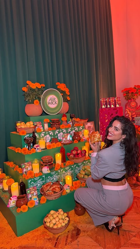 Instagram post by @mj.minguez for Air Wick US. Caption reads: @airwick_mx 🏵️🕯️🧡✨#AromaEternoAirWick....