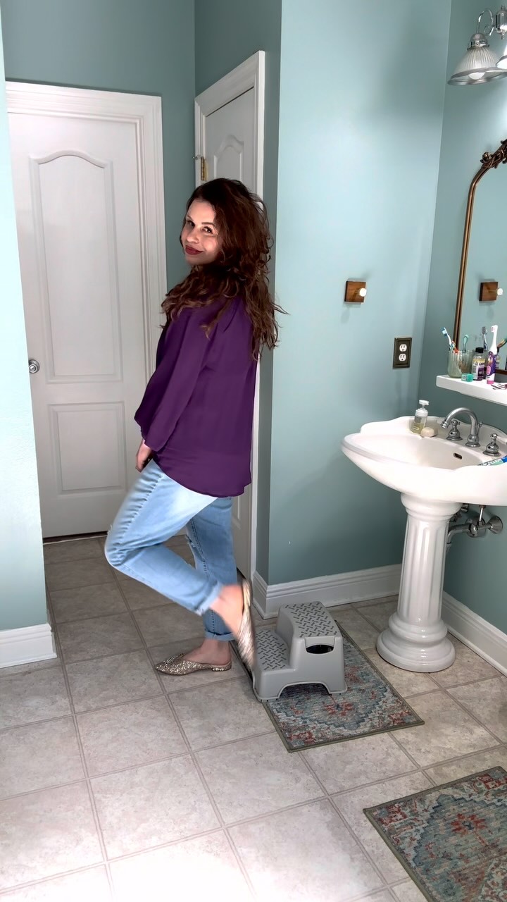 Instagram post by @sandeelbooth for Birdies. Caption reads: Comment SHOP ⤵️ for the link to this comfy  look....