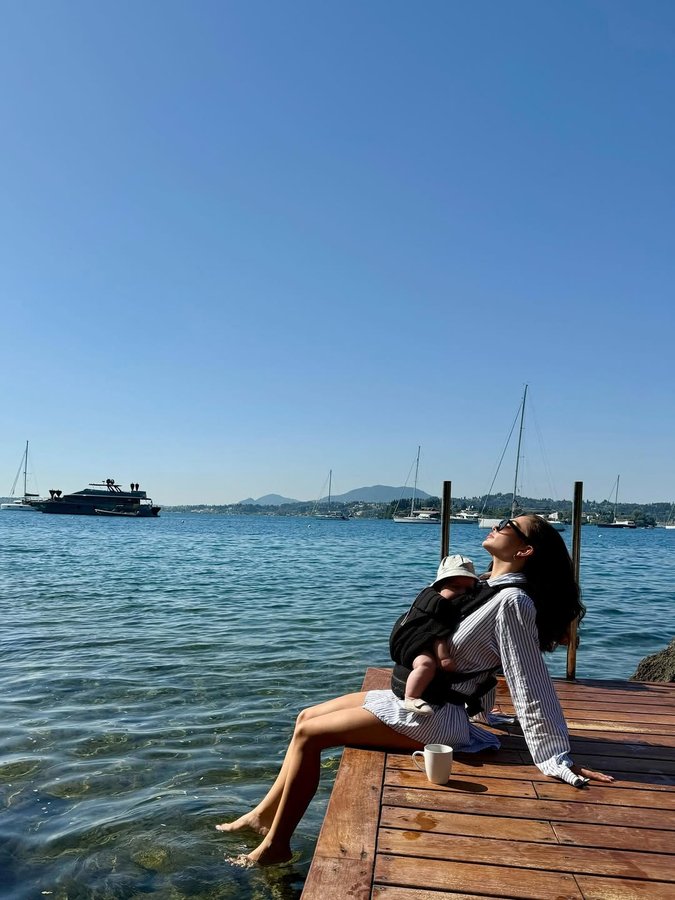 Instagram post by @iamamyjackson for CYBEX. Caption reads: We’ve landed on our first family of four holiday....