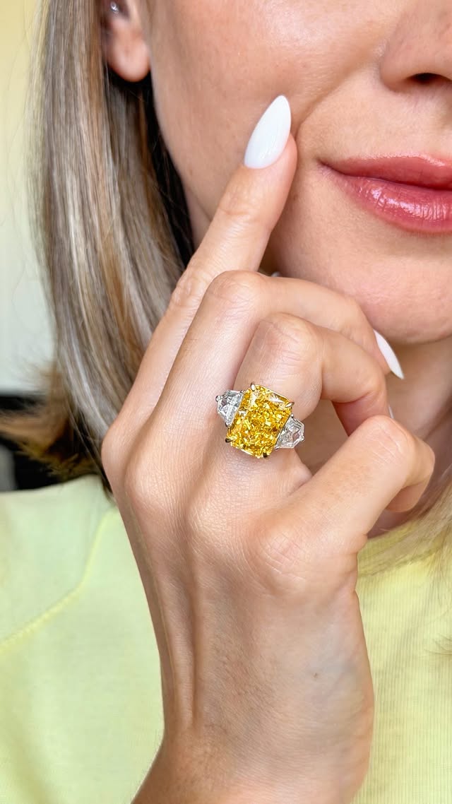 Instagram post by @ianina.ugc for Sayabling Jewelry. Caption reads: [...] website: Ring (AM-SY-3398):....