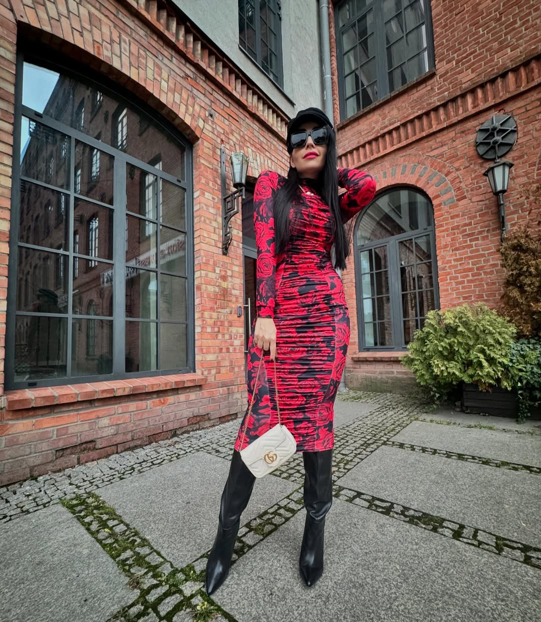 Instagram post by @modneliski for GINO ROSSI. Caption reads: Red is always a good idea ♥️

Dress -....