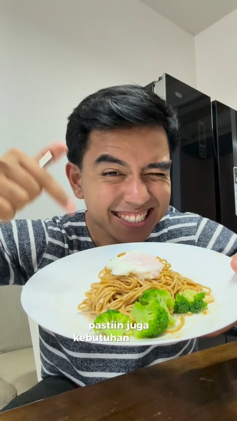 Instagram post by @rajanderaf for L-Men. Caption reads: [...] tetap aman ✅ Fueling the body with L-Men....