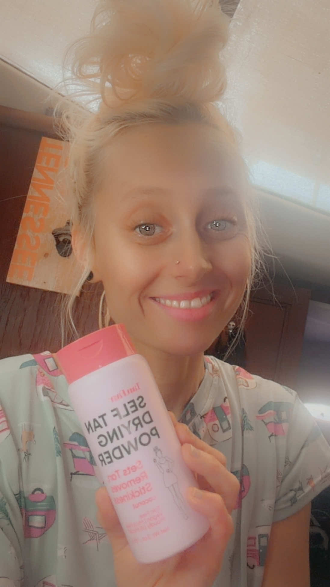 TikTok post by @boymom0701 for TAN FAN. Caption reads: [...] no stickiness no streaking. I love it.....