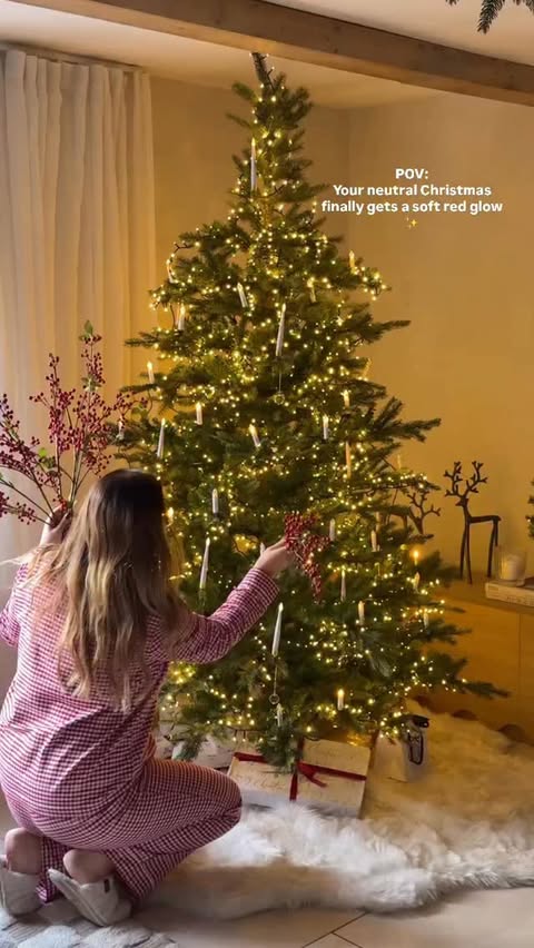 Instagram post by @mishkashoe for The White Company. Caption reads: [...] What do you think?
I’ve been using....