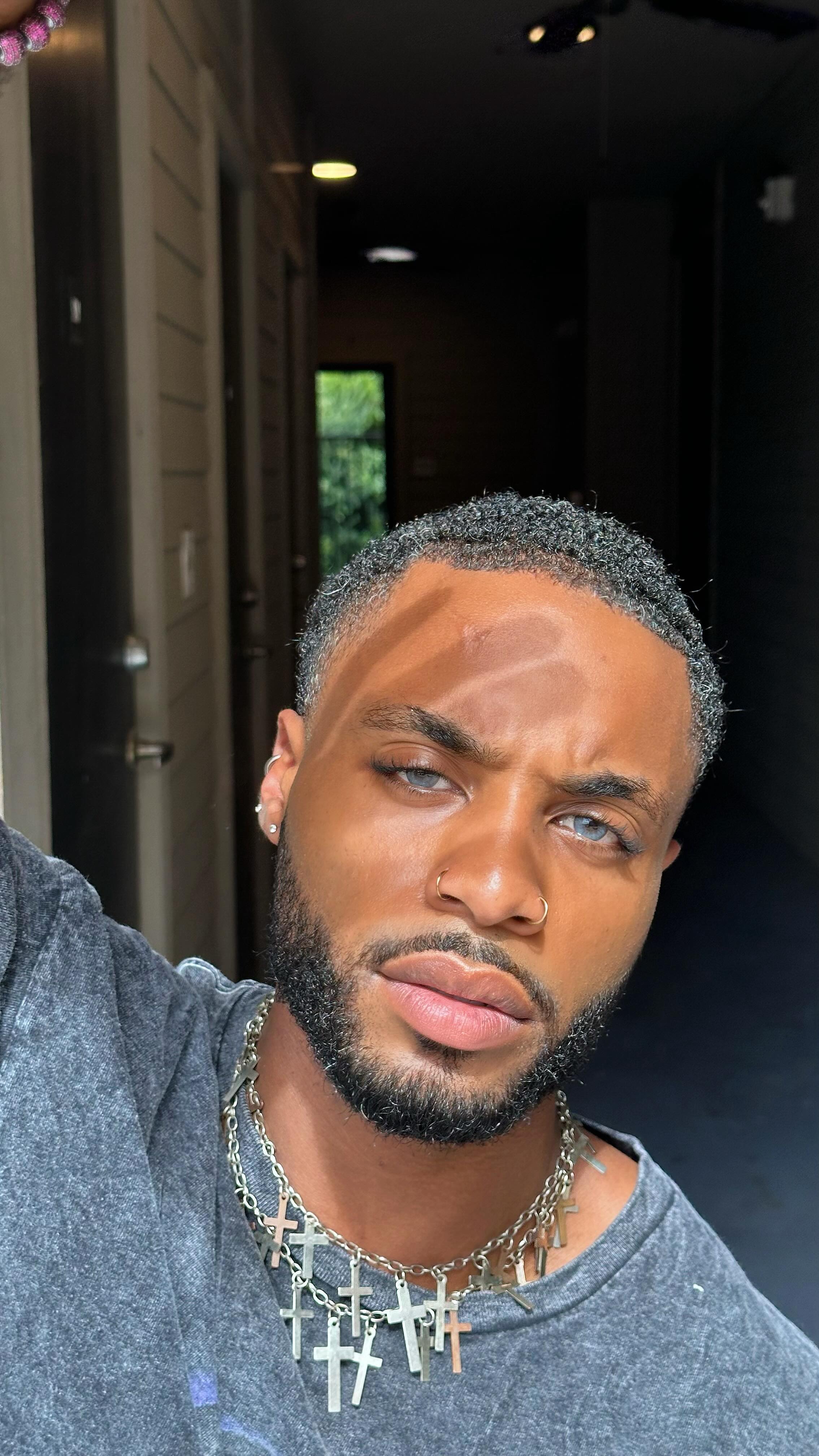 Instagram post by @just_delonte for Dimple Color. Caption reads: The eyes say what words can’t. 

It’s the detail....