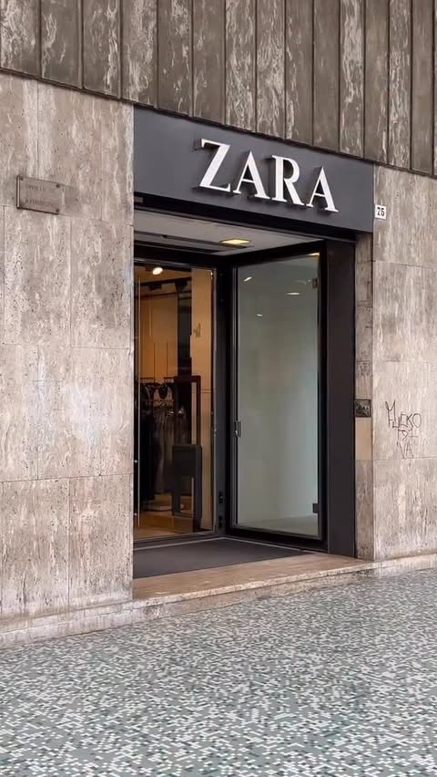Instagram post by @liebling_sale for ZARA. Caption reads: The Dress 🔥ZARA New in ✨
.
.
.
.
.
Yay or Nay ?....