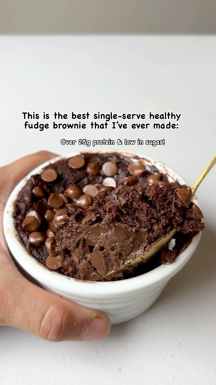 Instagram post by @run2food for MyFitnessPal. Caption reads: Ok, this is the best 6-INGREDIENT HEALTHY CHOC....