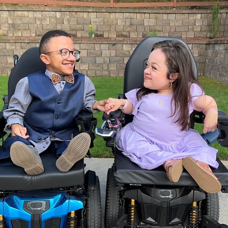 Instagram post by @miniproducer for HealthCare.gov. Caption reads: [...] is crucial for me and Pamela 🙏🏽....