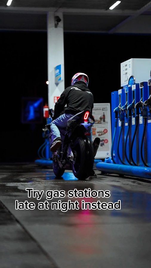 Instagram post by @juli.rides for MoltenCores. Caption reads: 🤝🏽🤞🏽🔥 ➖➖➖ use #julirides 🤝🏽 @insta360....