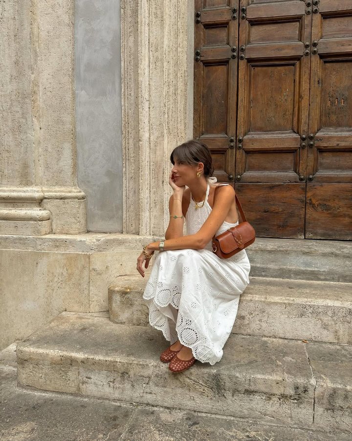 Instagram post by @juliesfi for Petite Mendigote. Caption reads: A morning in Roma, dad took some....