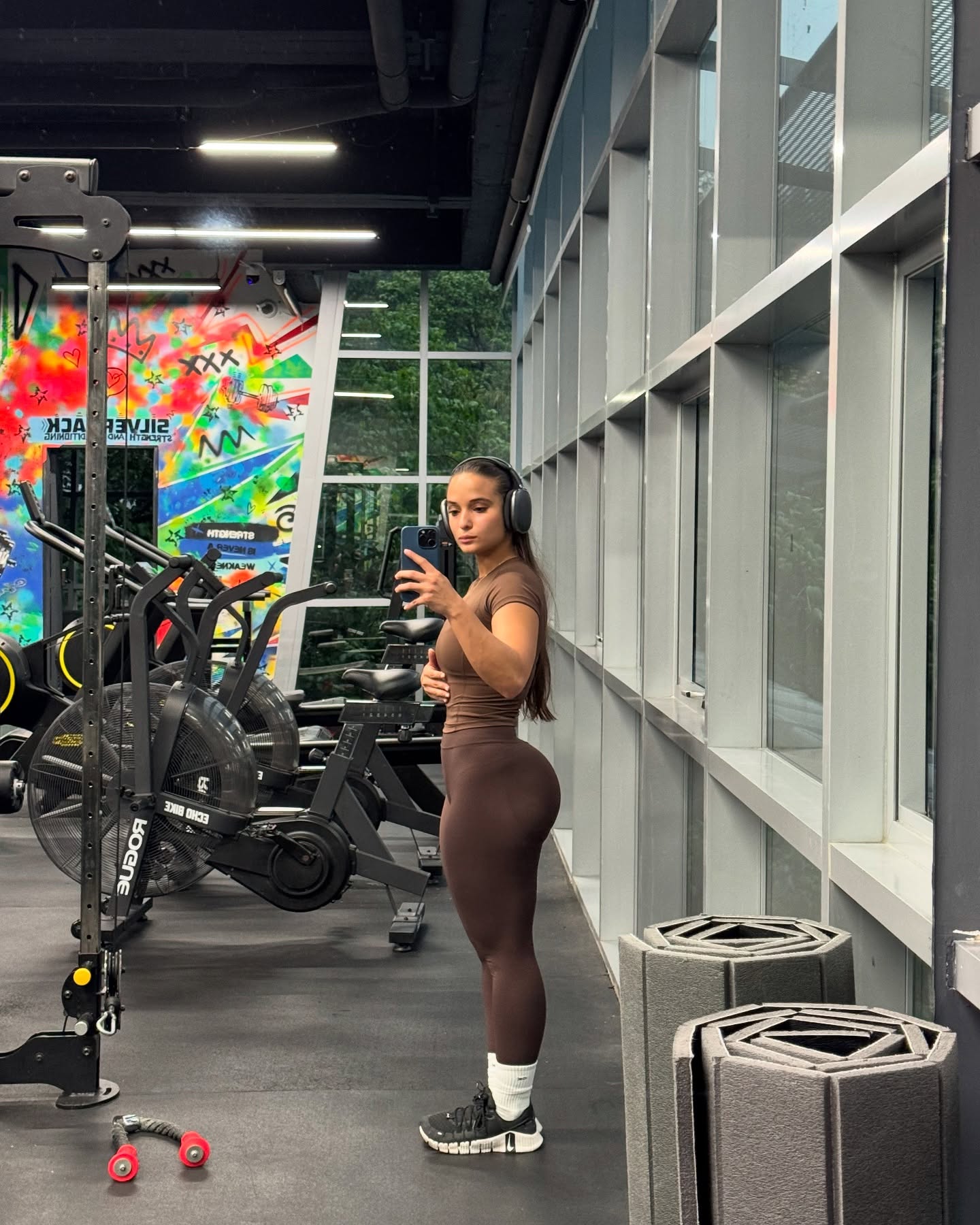 Instagram post by @mariavictoriatg for VQ FIT. Caption reads: What’s up pookie? I thought you wanted to lock in....