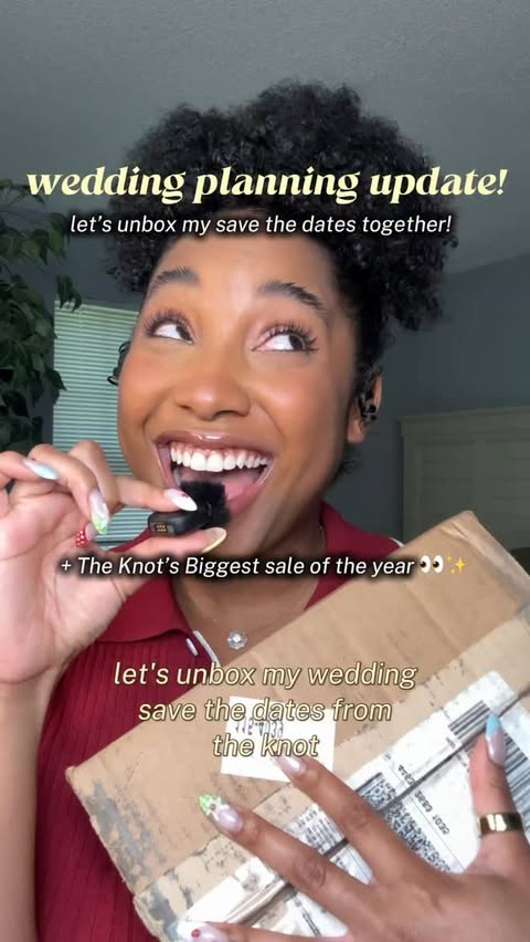 Instagram post by @lifeoflesia for The Knot. Caption reads: [...] can too! Make sure to use the code THEKNOT40....