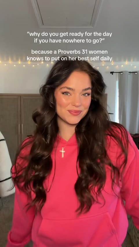 Instagram post by @chloechedester for Fabletics. Caption reads: [...] #jesussaves #christiangirl #fableticspartner....