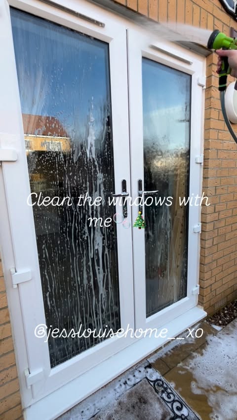 Instagram post by @jesslouisehome__xo for dancemoon. Caption reads: [...] been using my new window squeegee from....