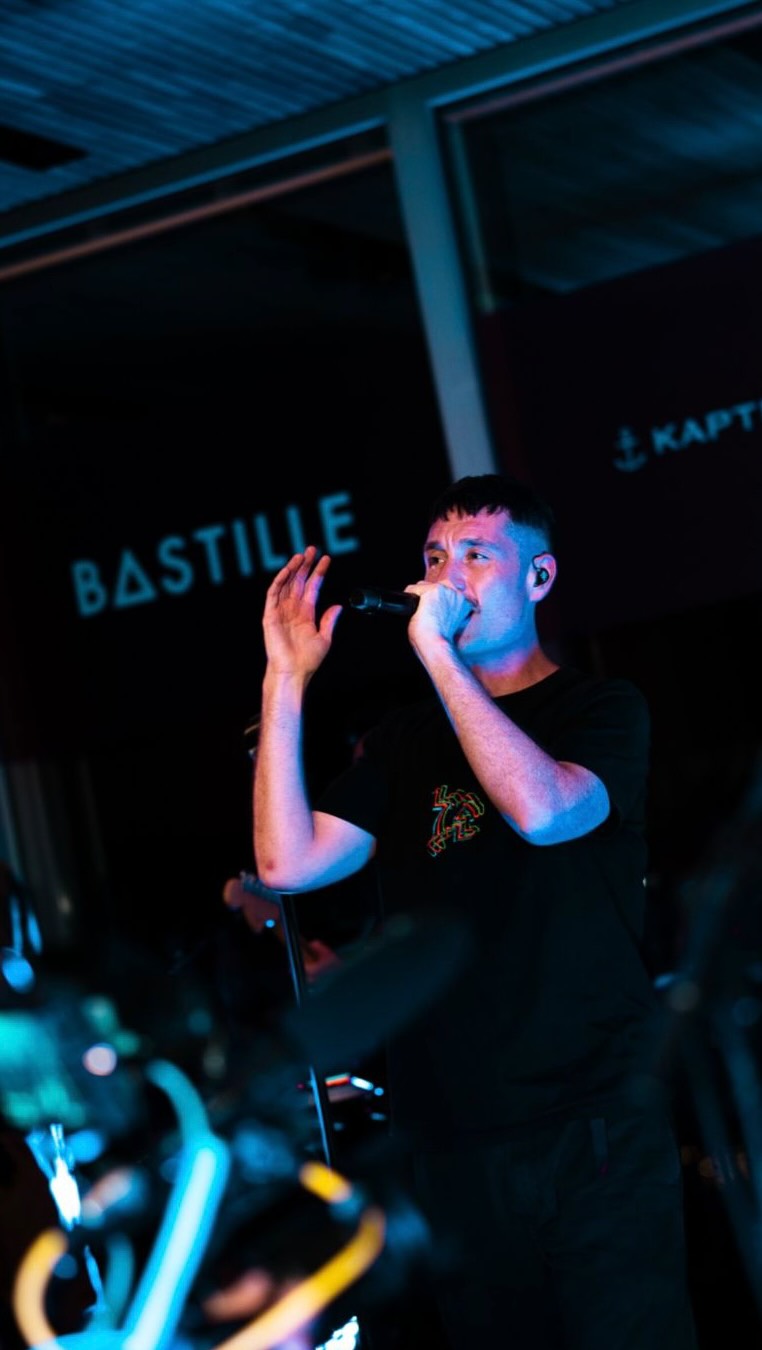 Instagram post by @bastilledan for Kapten Son. Caption reads: What a Night! 😍 @bastilledan live at....
