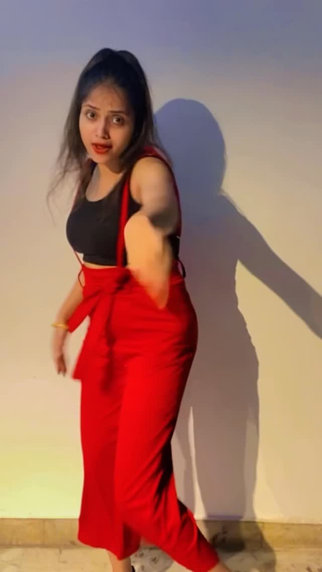 Instagram post by @kamakshi_abhi_kalra for KitKat. Caption reads: Yeh beat? On repeat. Yeh snack? On point....