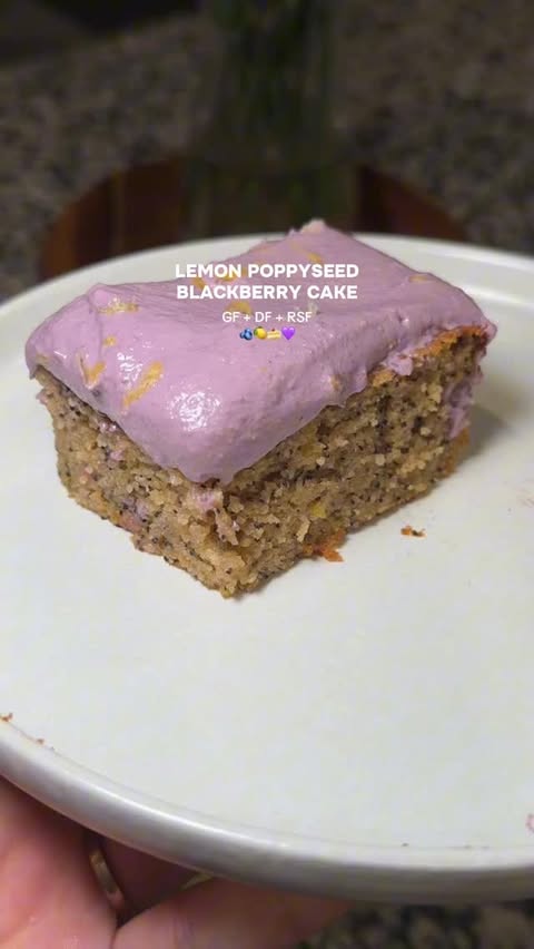 Instagram post by @wellnesswithnini for Bob's Red Mill. Caption reads: [...] #glutenfree #figpartner @bobsredmill....
