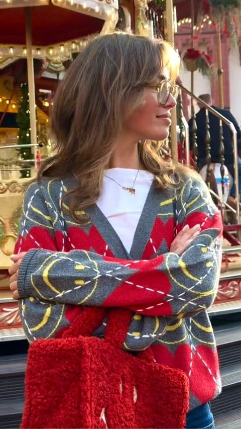 Instagram post by @helenabeckmann for Smiley. Caption reads: christmas market magic with @smiley ✨#ad.