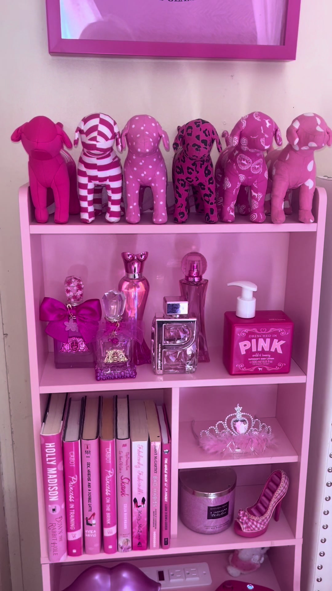 TikTok post by @omg.marcy for Sikaic. Caption reads: [...] #homedecor #roominspo #y2k #mcbling @Sikaic....