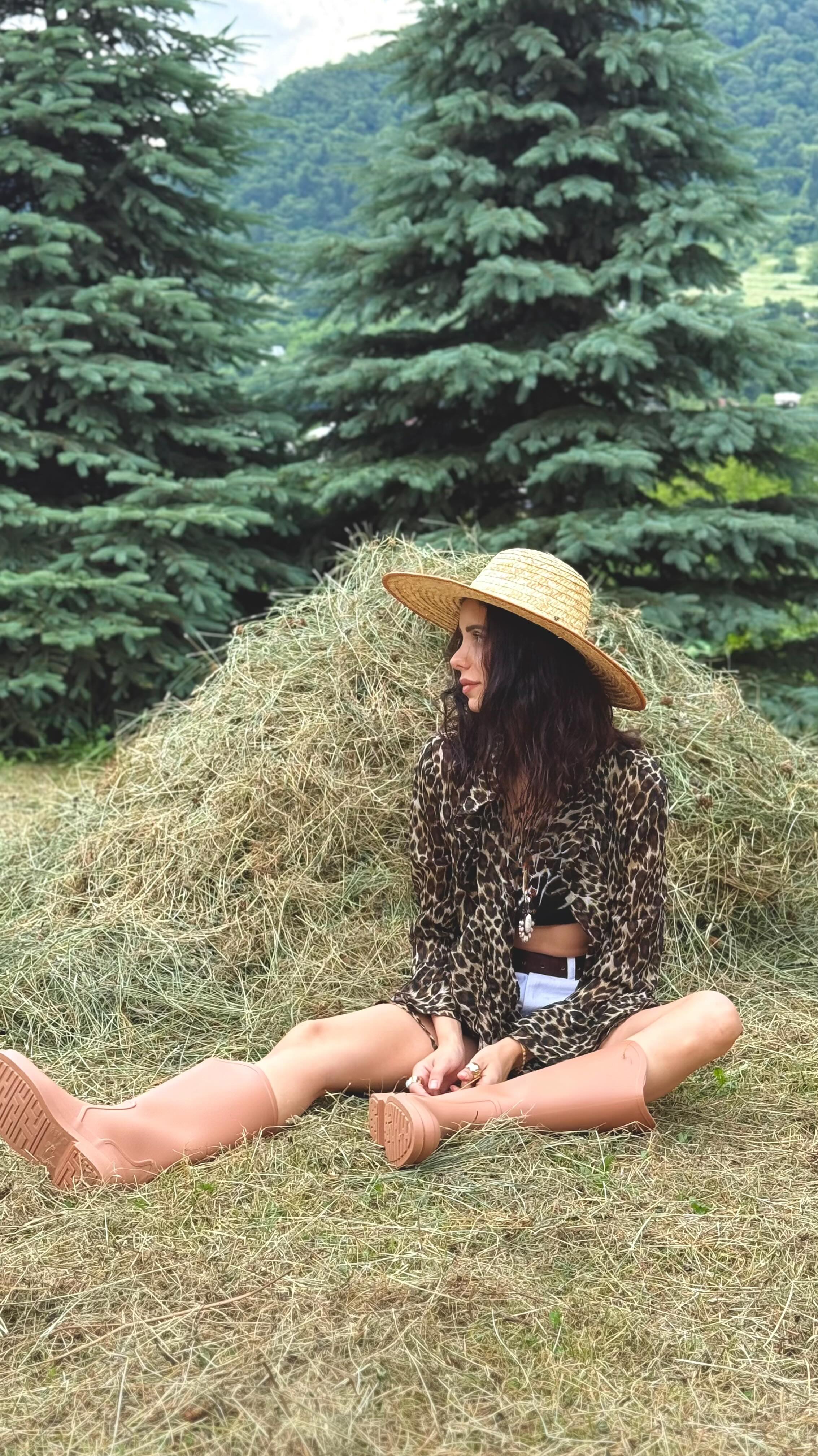 Instagram post by @an_kurdadze for Sunzel. Caption reads: 🐎Use my discount code “ANA50” to get the best....