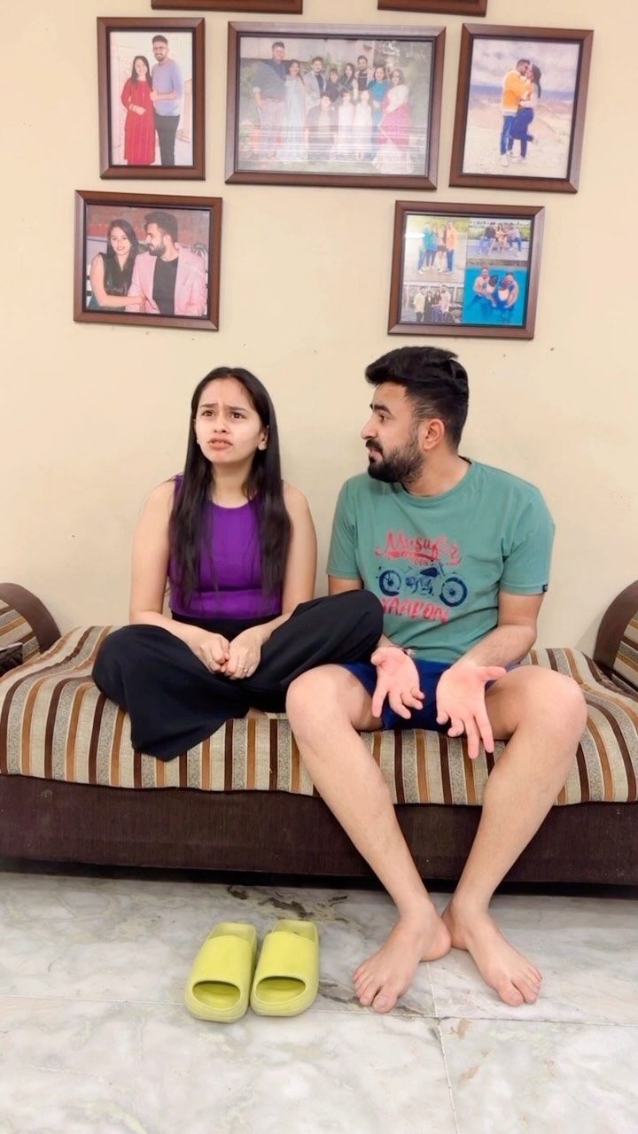 Instagram post by @vaishali_and_anand for Pepperfry.com. Caption reads: Ho Gayi Badi Ho Gayi🤣
Pepperfry for Furniture 🛋️....