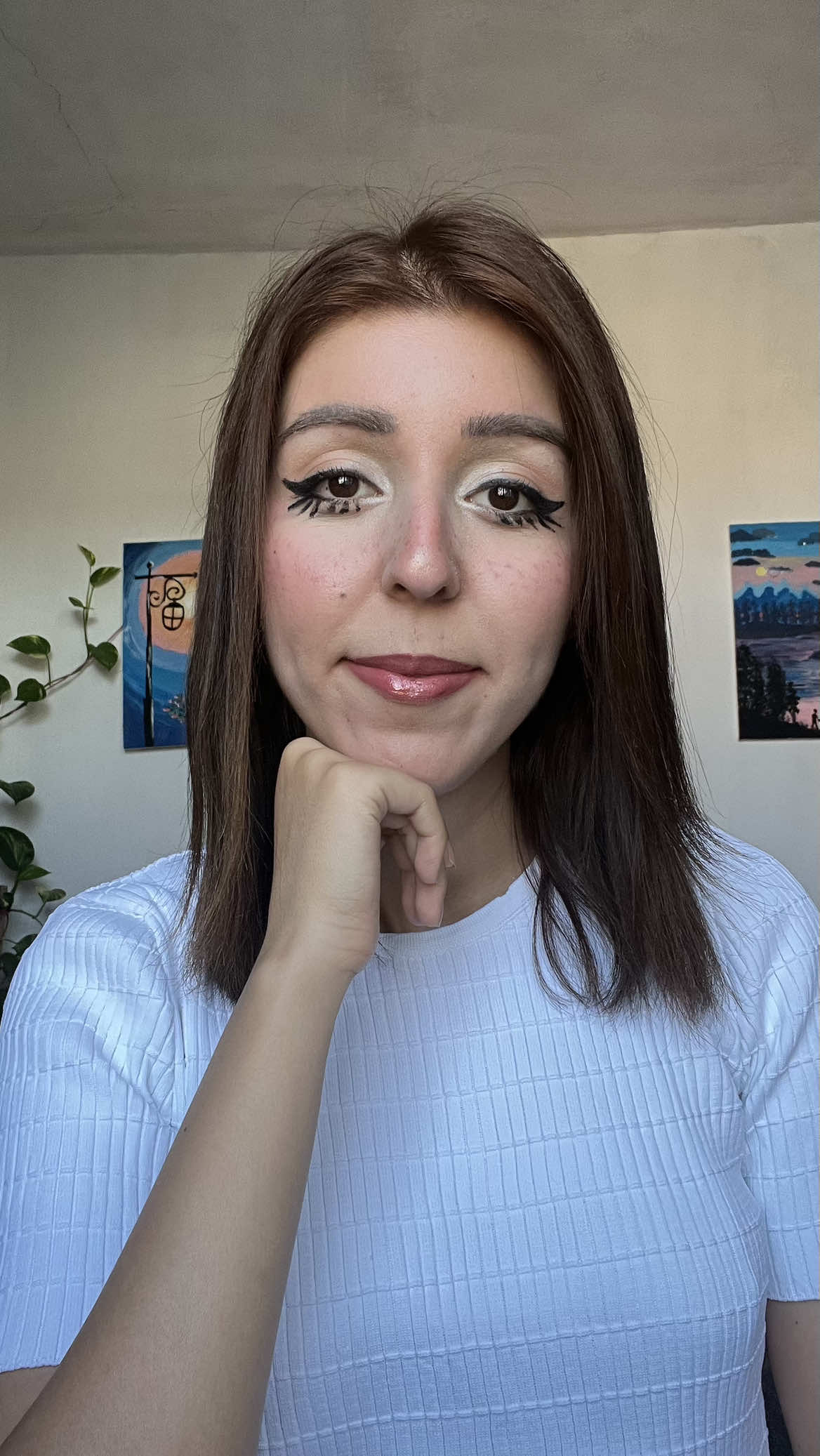 TikTok post by @gamzedmrc0 for Makeup Revolution. Caption reads: E-Girl Makeup Yapıyoruz Nemlendirici: @L’Oréal....