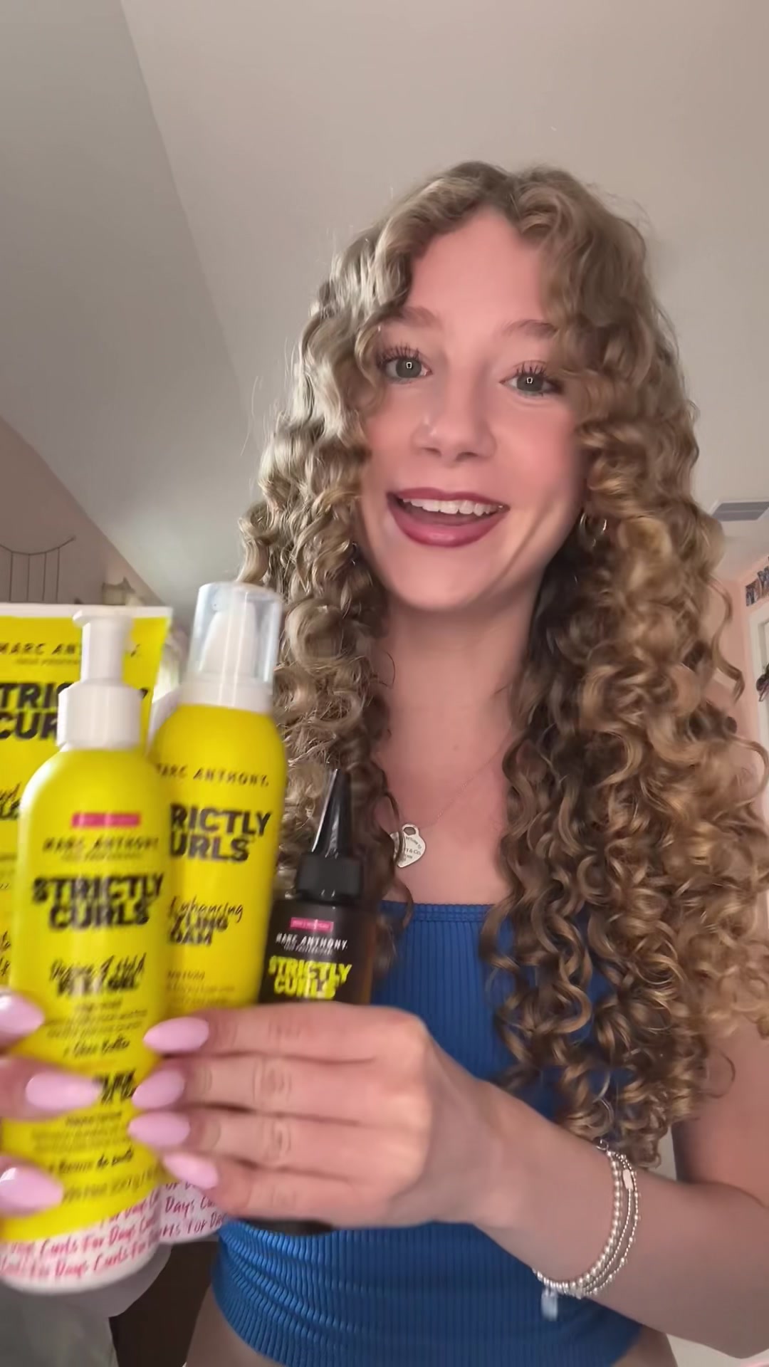 TikTok post by @curlygirl_45 for Marc Anthony Türkiye. Caption reads: I love how soft and defined my curls feel using....