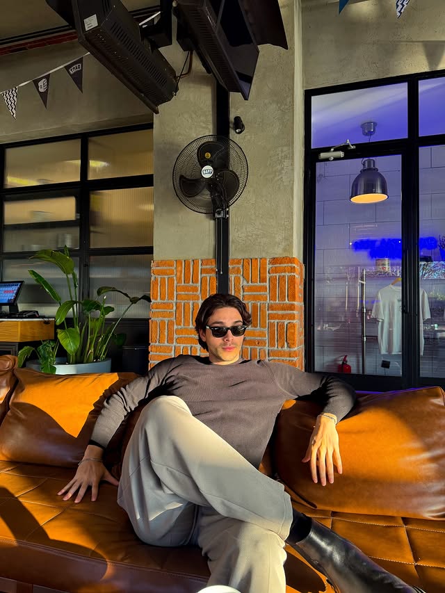 Instagram post by @rensenturk for Pull&Bear. Caption reads: @pullandbear #pullandbearcommunity 
#isbirliği....